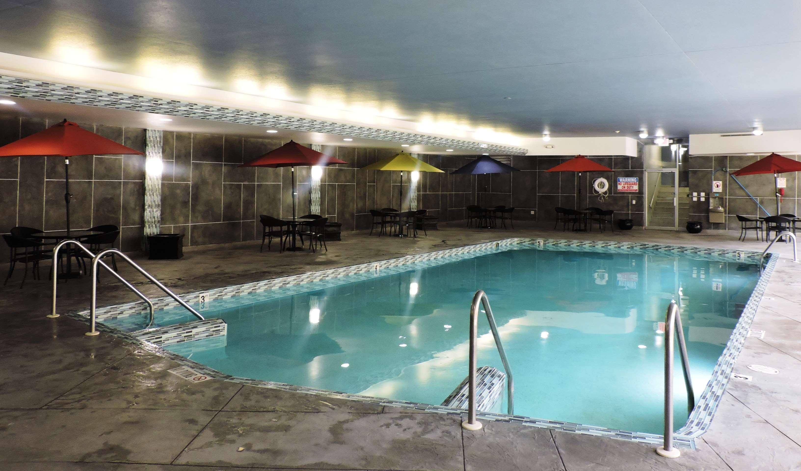 Best Western Plus Milwaukee West Exterior foto